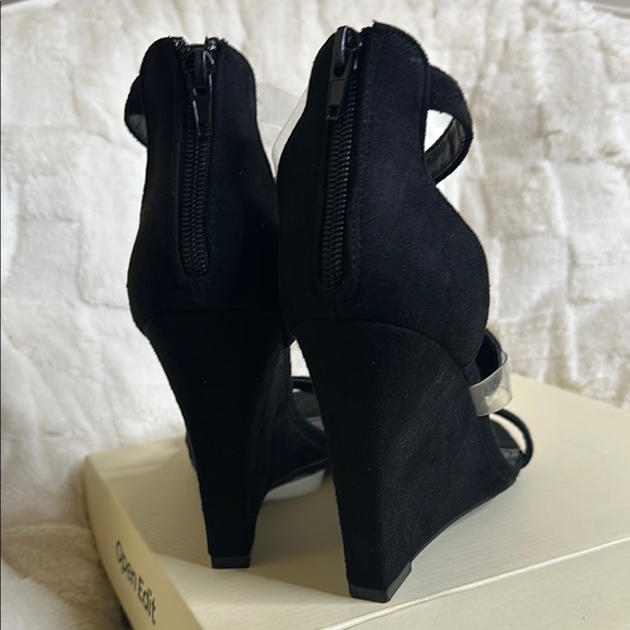 Fashion Nova Black Elegant Heels with Strappy Design - Picture 2 of 3